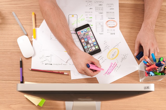 Comment débuter en développement d’applications mobiles sans expérience préalable ?
